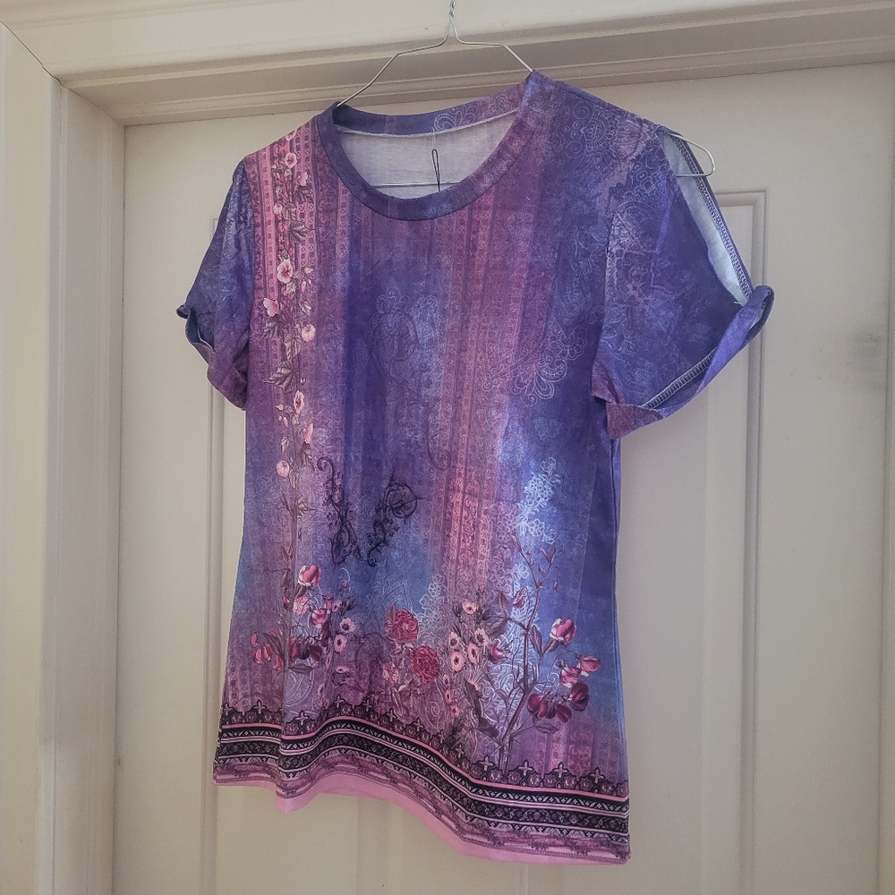 NWT Woman's S Casual Lightweight Purple/Pink Pullover Top Short Sleeves w/ Slit